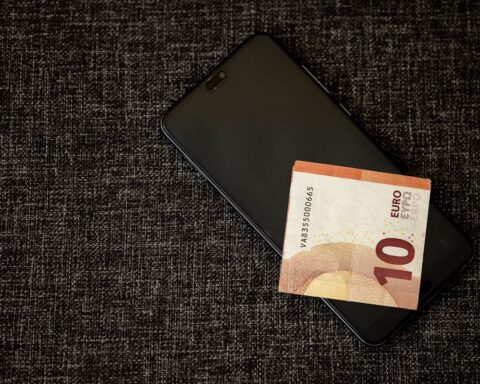 Faux paiements bancaires : un incident technique soulève des questions sur la fiabilité des systèmes financiers.