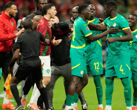 Finale de la CAN : le sélectionneur sénégalais Pape Thiaw suspendu pour cinq matchs.