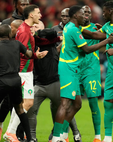 Finale de la CAN : le sélectionneur sénégalais Pape Thiaw suspendu pour cinq matchs.