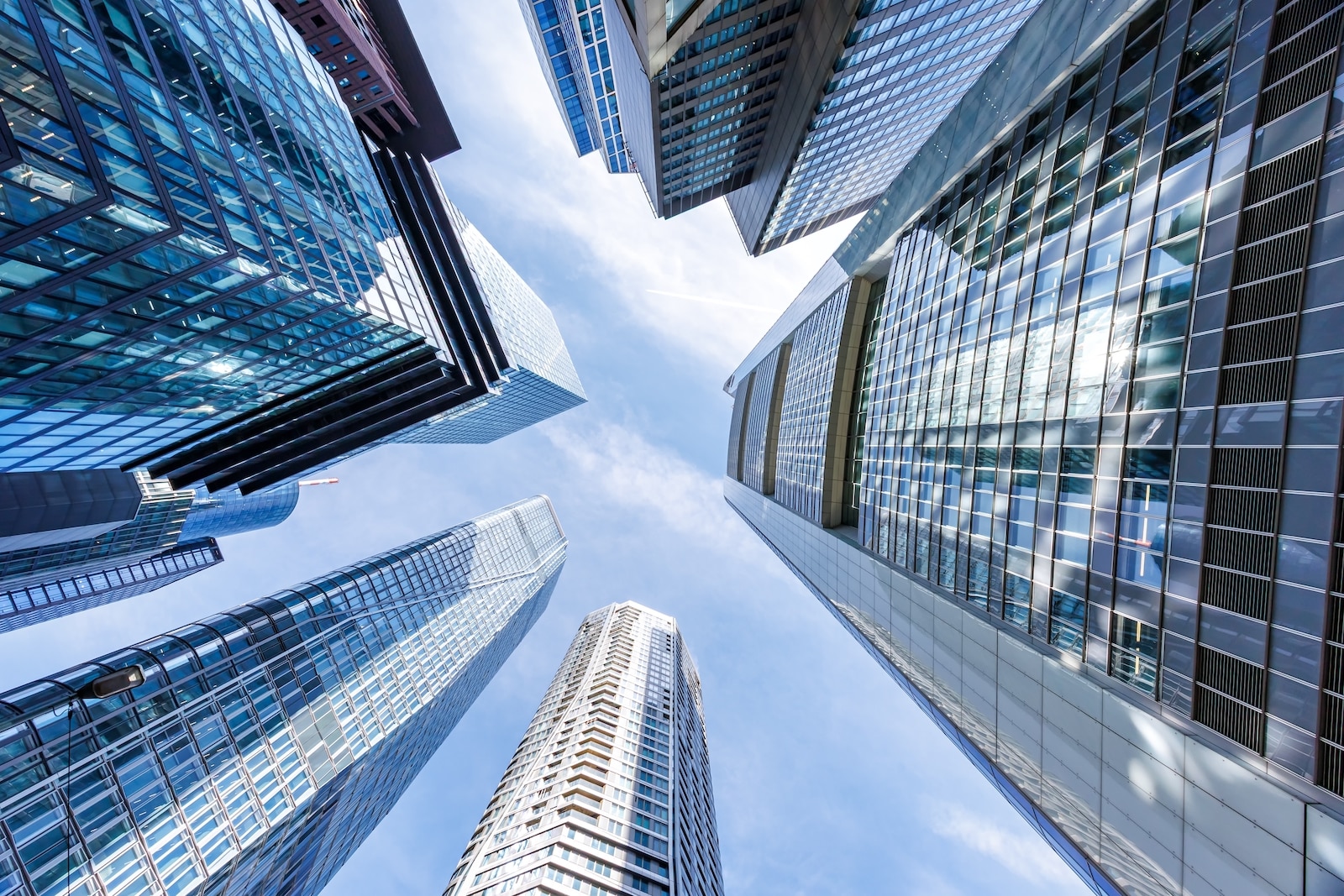 Frais bancaires : une enquête révèle les disparités entre les établissements financiers en 2026.