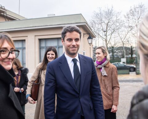 Gabriel Attal et ses ambitions présidentielles en 2027 : un rassemblement à Paris pour séduire la gauche