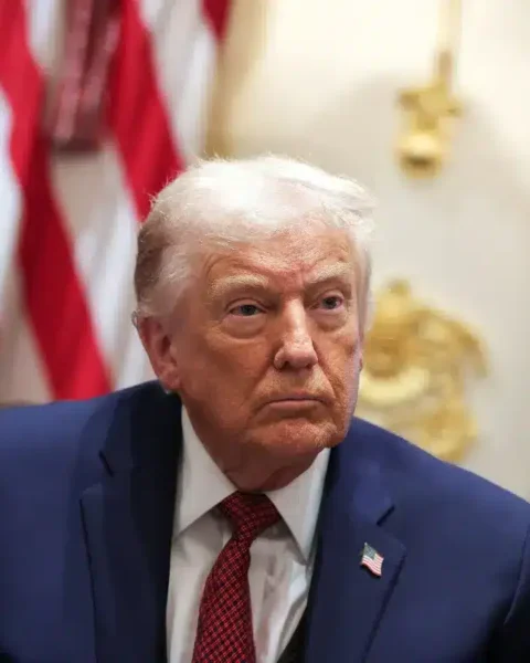 Guerre commerciale imminente : Trump menace d'imposer une taxe de 200 % sur les vins français.