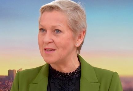 Interdiction des réseaux sociaux pour les mineurs de moins de 15 ans : la ministre évoque des mesures supplémentaires contre les VPN