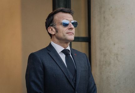 Interdiction des réseaux sociaux pour les moins de 15 ans : Macron accélère le processus législatif