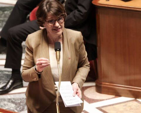 La ministre de l'agriculture annonce le doublement du fonds d'indemnisation pour les éleveurs touchés par la dermatose bovine