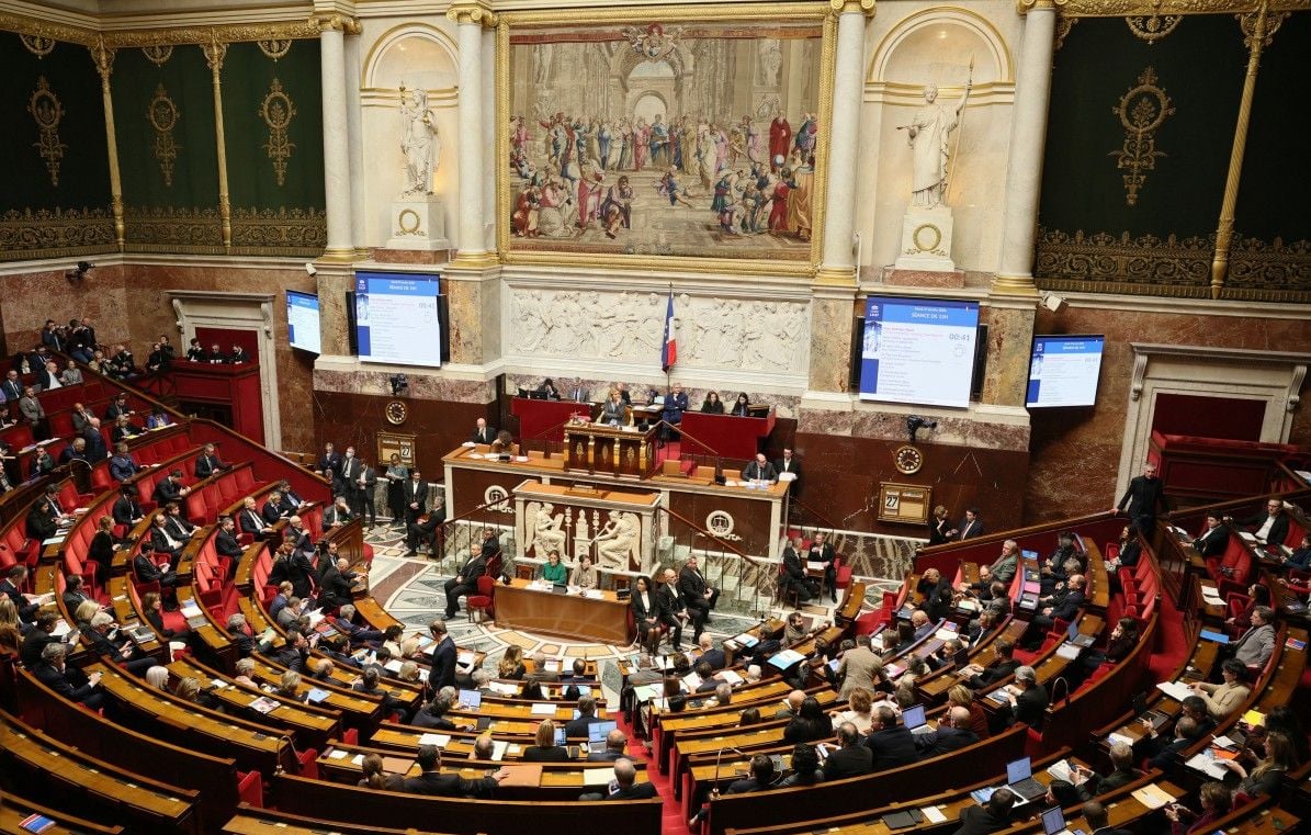 L'Assemblée nationale adopte à l'unanimité la fin du "devoir conjugal" en France