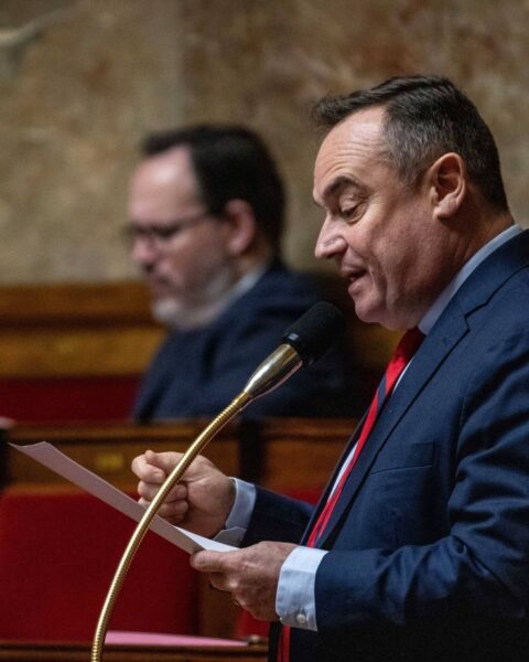 Le député RN Frédéric Pierre-Vos suscite des condamnations après des comparaisons inappropriées avec le génocide rwandais