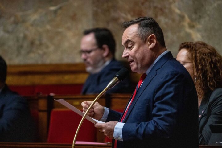 Le député RN Frédéric Pierre-Vos suscite des condamnations après des comparaisons inappropriées avec le génocide rwandais
