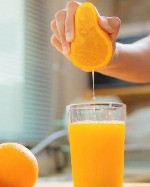 Le jus d'orange frais : attention à la surconsommation et à l'impact sur la santé