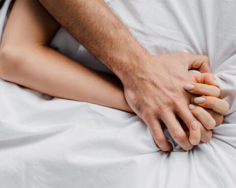 Le phénomène du « baiser du col de l'utérus » fait sensation sur les réseaux sociaux