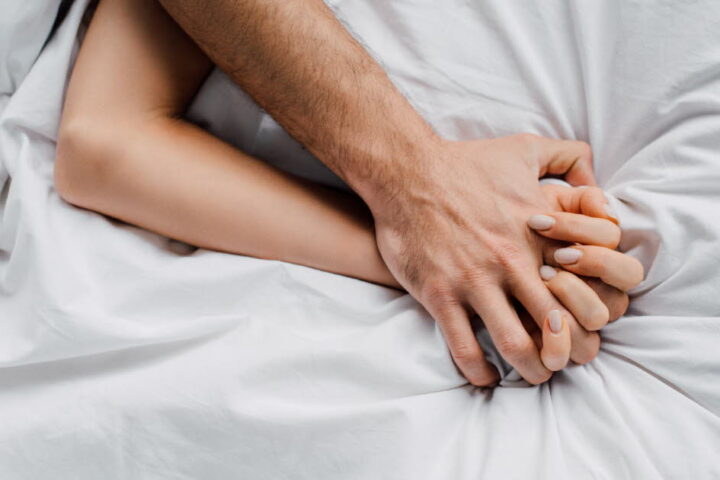 Le phénomène du « baiser du col de l'utérus » fait sensation sur les réseaux sociaux