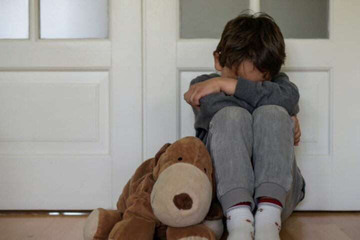 Le refus scolaire anxieux : un fléau croissant affectant les enfants de la maternelle au supérieur