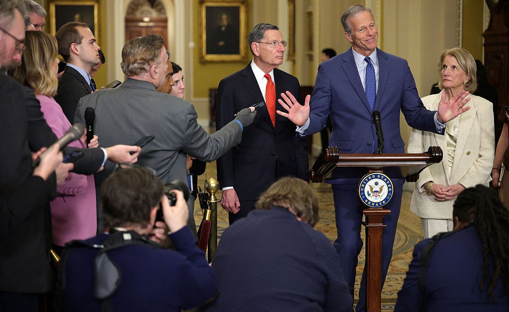Le Sénat américain face à un dilemme sur la résolution des pouvoirs militaires concernant le Venezuela