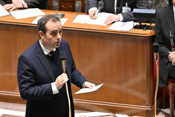 Lecornu dénonce l'opération militaire américaine « illégale » au Venezuela et appelle à une transition démocratique