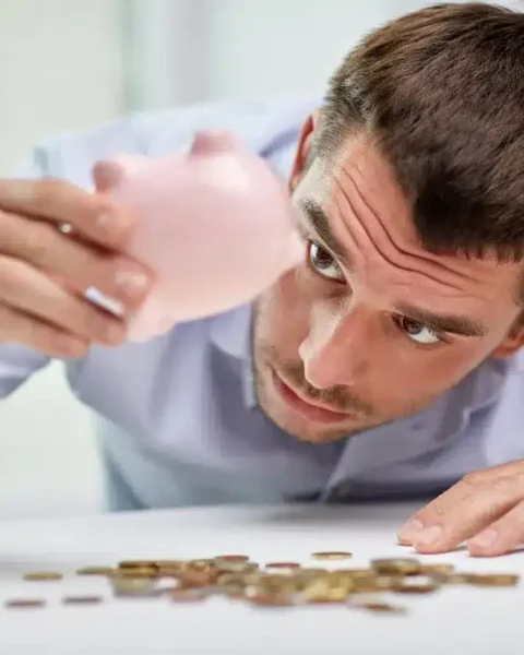 L'épargne des Français atteint un niveau historique, dépassant presque la dette publique.