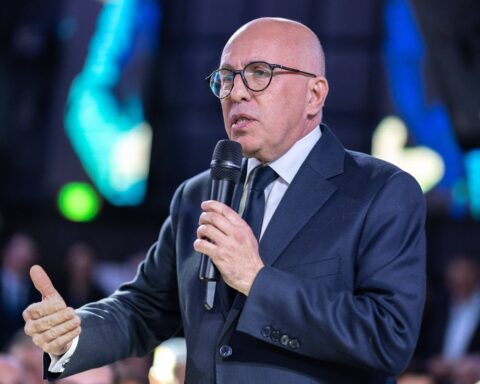 Les équipes d'Estrosi et de Ciotti s'accusent mutuellement d'inéligibilité à Nice