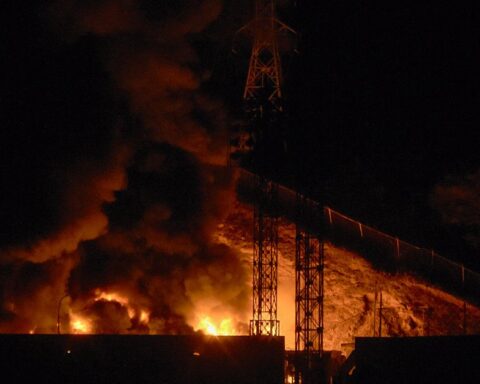 Les États-Unis mènent des frappes militaires contre le Venezuela et annoncent la capture de Maduro