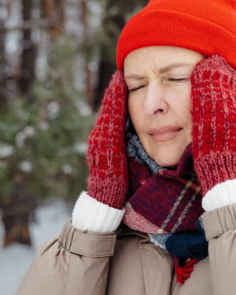 Les migraines en hiver : comprendre le lien entre le froid et les maux de tête