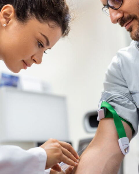 Les raisons de jeûner avant une prise de sang et l'importance des résultats fiables