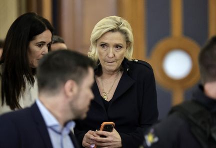 Marine Le Pen interrogée par la cour d'appel sur des emplois fictifs au Parlement européen