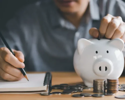 Mauvaise nouvelle pour les épargnants : le taux du Livret A s’apprête à diminuer.