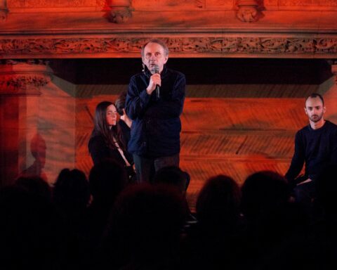 Michel Houellebecq annonce la sortie de son album de musique et une tournée en France