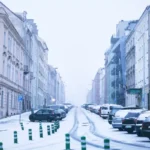 Neige, verglas et vents violents : une vigilance orange instaurée dans six nouveaux départements.