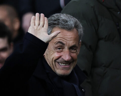 Nicolas Sarkozy tente d'échapper à un nouveau bracelet électronique malgré ses condamnations