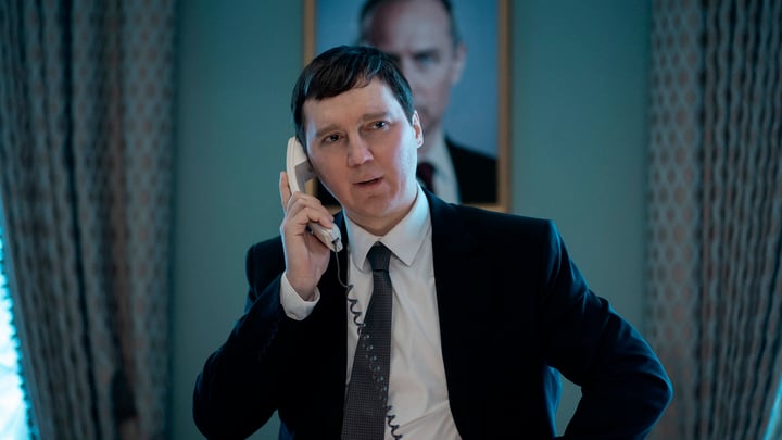 Olivier Assayas évoque la genèse de son film « Le Mage du Kremlin » et ses enjeux contemporains