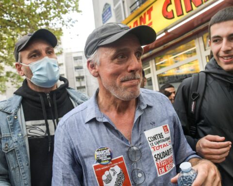 Philippe Poutou se présente à Bordeaux pour les municipales de mars 2026