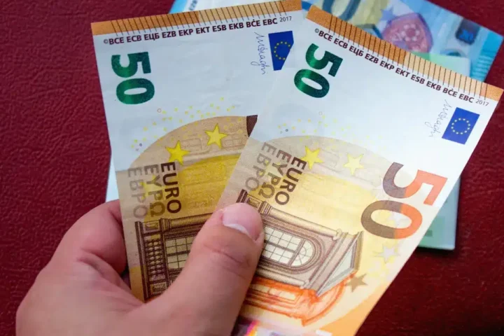 Pièces et billets : les autorisations légales actuelles et les sanctions possibles en cas d'infraction