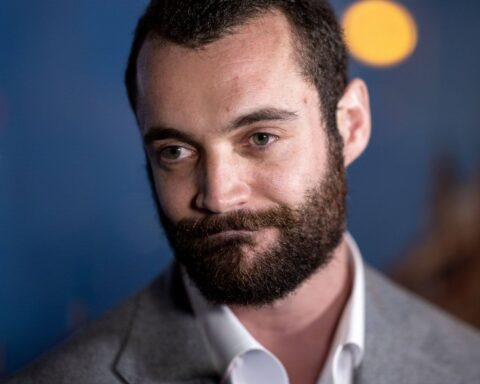 Renaissance demande à Louis Sarkozy de clarifier son opposition au Rassemblement national à Menton