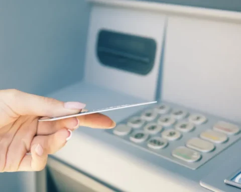 Retraits d'argent en 2026 : les nouvelles règles susceptibles d'impacter vos finances.