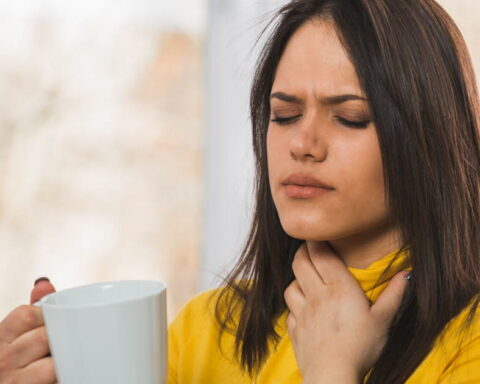 Réveil avec un mal de gorge : quand faut-il s'inquiéter ?