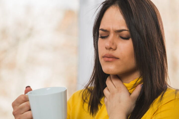 Réveil avec un mal de gorge : quand faut-il s'inquiéter ?