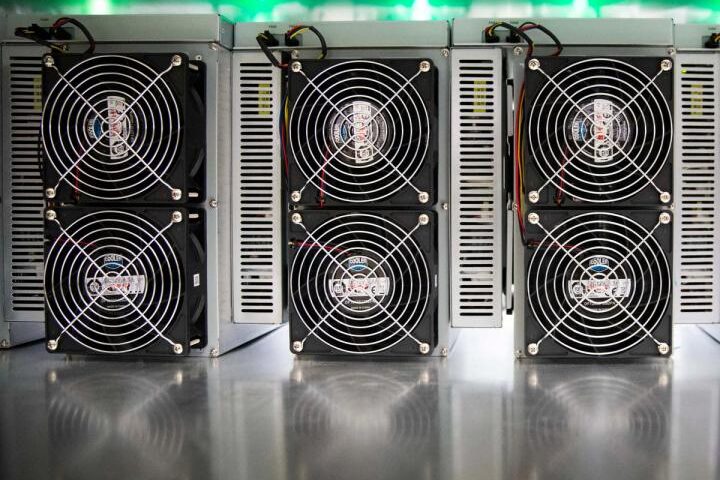 Riot Platforms a vendu 200 millions de dollars de bitcoin lors des deux derniers mois de 2025