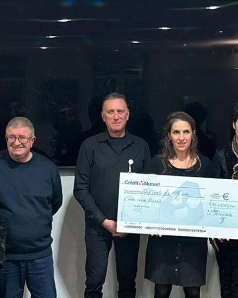 Sainte-Foy-lès-Lyon : espoir cancer fait un don de 36 000 € au centre Léon Bérard