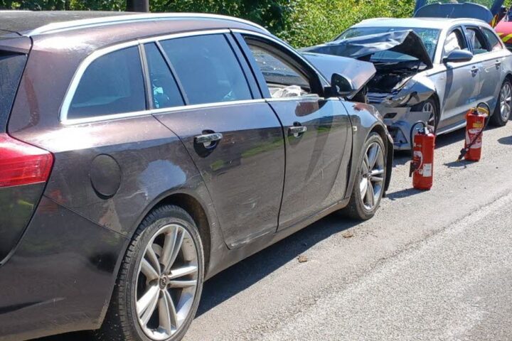 Salins-les-Bains : une automobile perd le contrôle et heurte deux véhicules, trois blessés légers