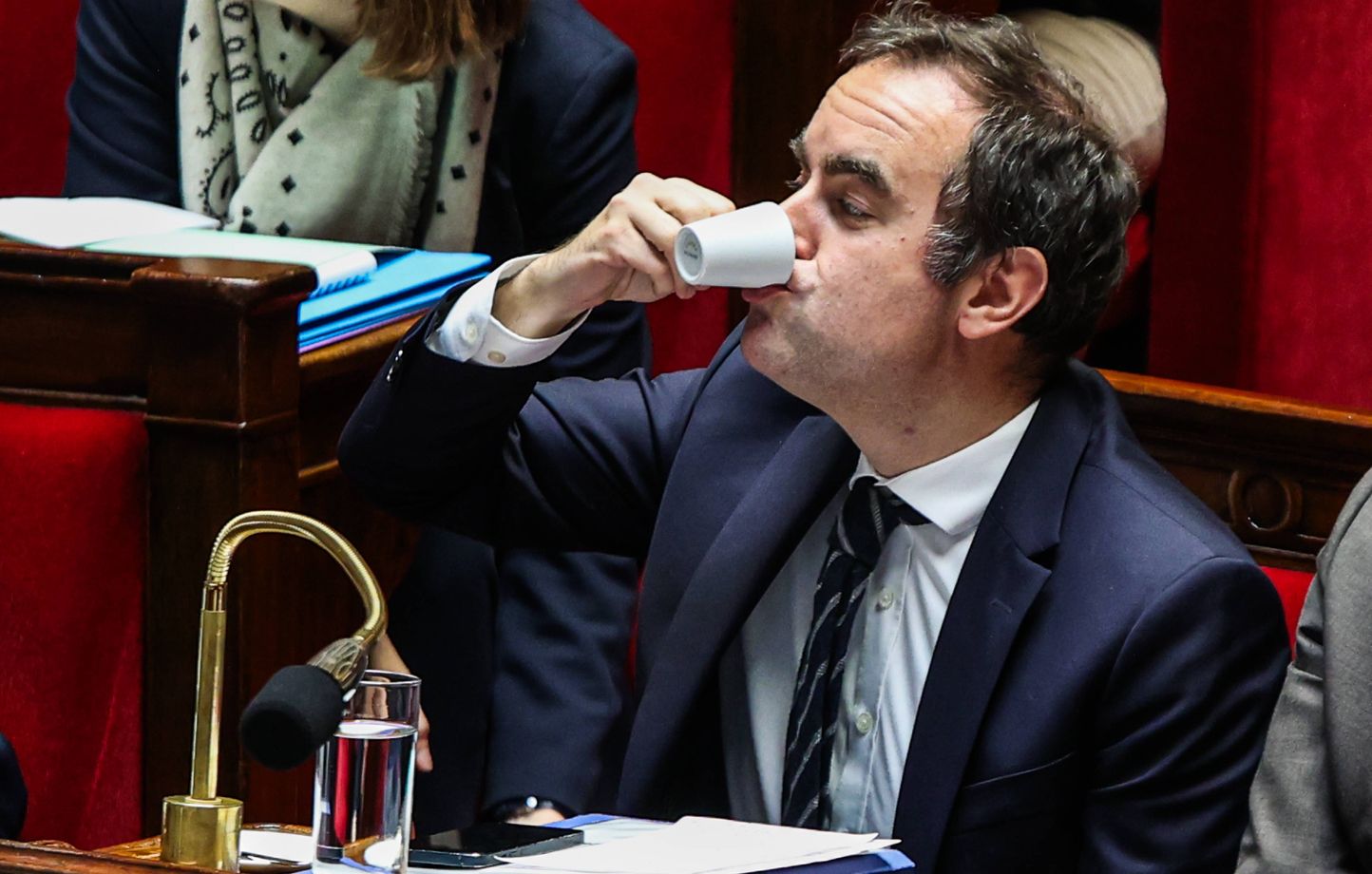 Sébastien Lecornu active le 49.3 pour finaliser le budget 2026 au Palais Bourbon