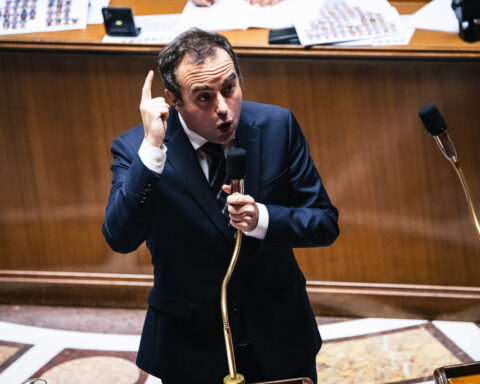Sébastien Lecornu propose des mesures pour sauver le budget 2026 face aux blocages politiques