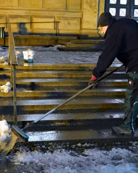 Six départements de l’est de la France en alerte orange pour neige et verglas samedi