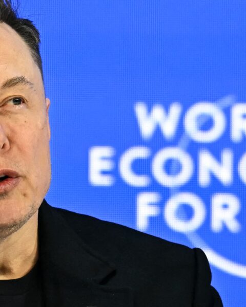 Tesla enregistre une perte de 239 millions de dollars due à la chute du bitcoin au quatrième trimestre 2025