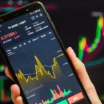 « Trop lent et peu rentable : les jeunes Français abandonnent le Livret A au profit de l'investissement en Bourse »