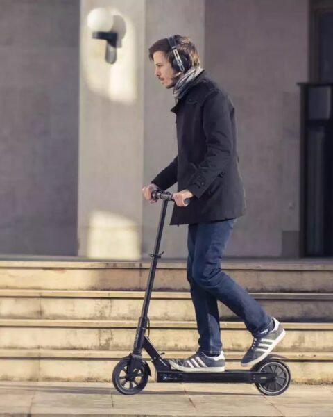 Trottinettes électriques, vélos et fat bikes : quelles sont les exigences en matière d'assurance ?