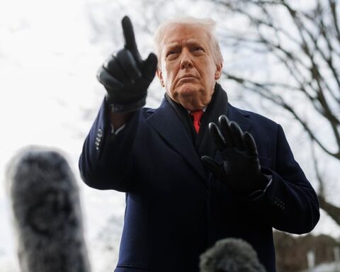 Trump avertit qu'il n'est plus contraint de penser uniquement à la paix dans sa quête pour le Groenland