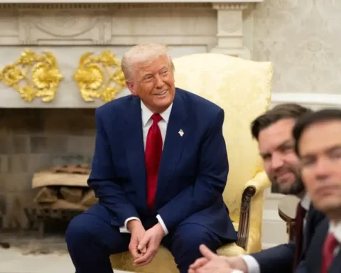 "Trump prêt à imposer des taxes de 100 % au Canada pour contrer un accord avec Pékin"