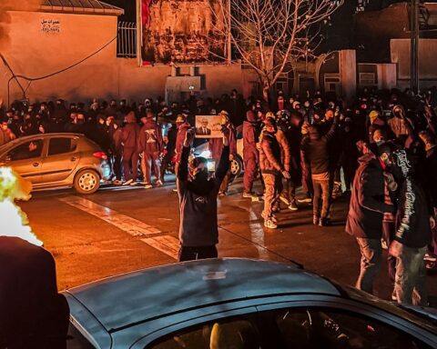 Trump promet de l'aide aux manifestants iraniens dans un contexte de tensions croissantes