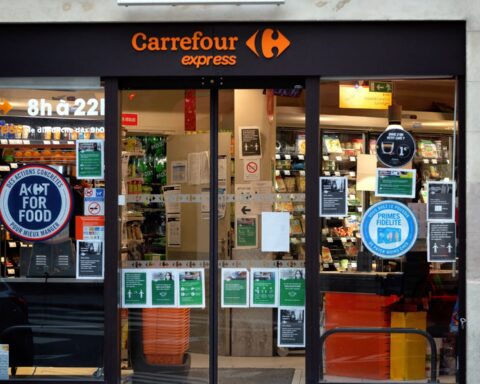 Un magasin Carrefour à Arcachon offre 20% de remise pour les paiements en bitcoin
