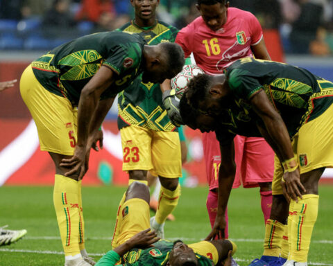 Un marabout arrêté pour escroquerie après avoir promis la victoire des Aigles du Mali à la CAN 2025 : une enquête ouverte.