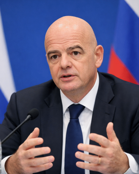 Infantino veut rouvrir le dossier russe, avec un possible retour des équipes de jeunes